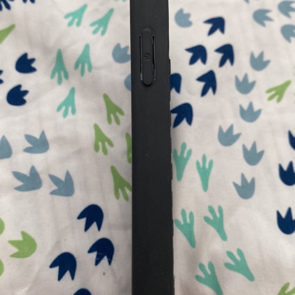 Casetify marvel iron man iPhone 11, XR case - Picture 7 of 7